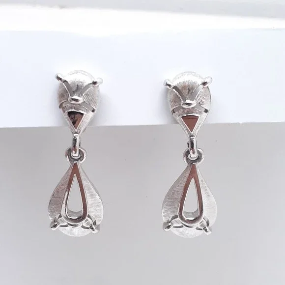 Vintage Crown Trifari Earrings Signed Clip On Silver Tone Dangle - Picture 4 of 16